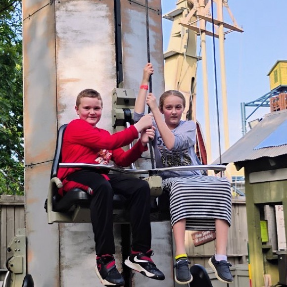 Meet your Posher! - Picture 2 of 3